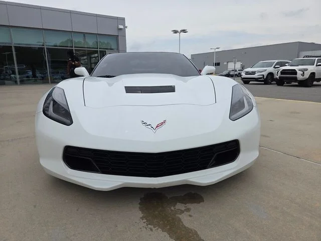 Used 2015 White Chevrolet Stingray image 2