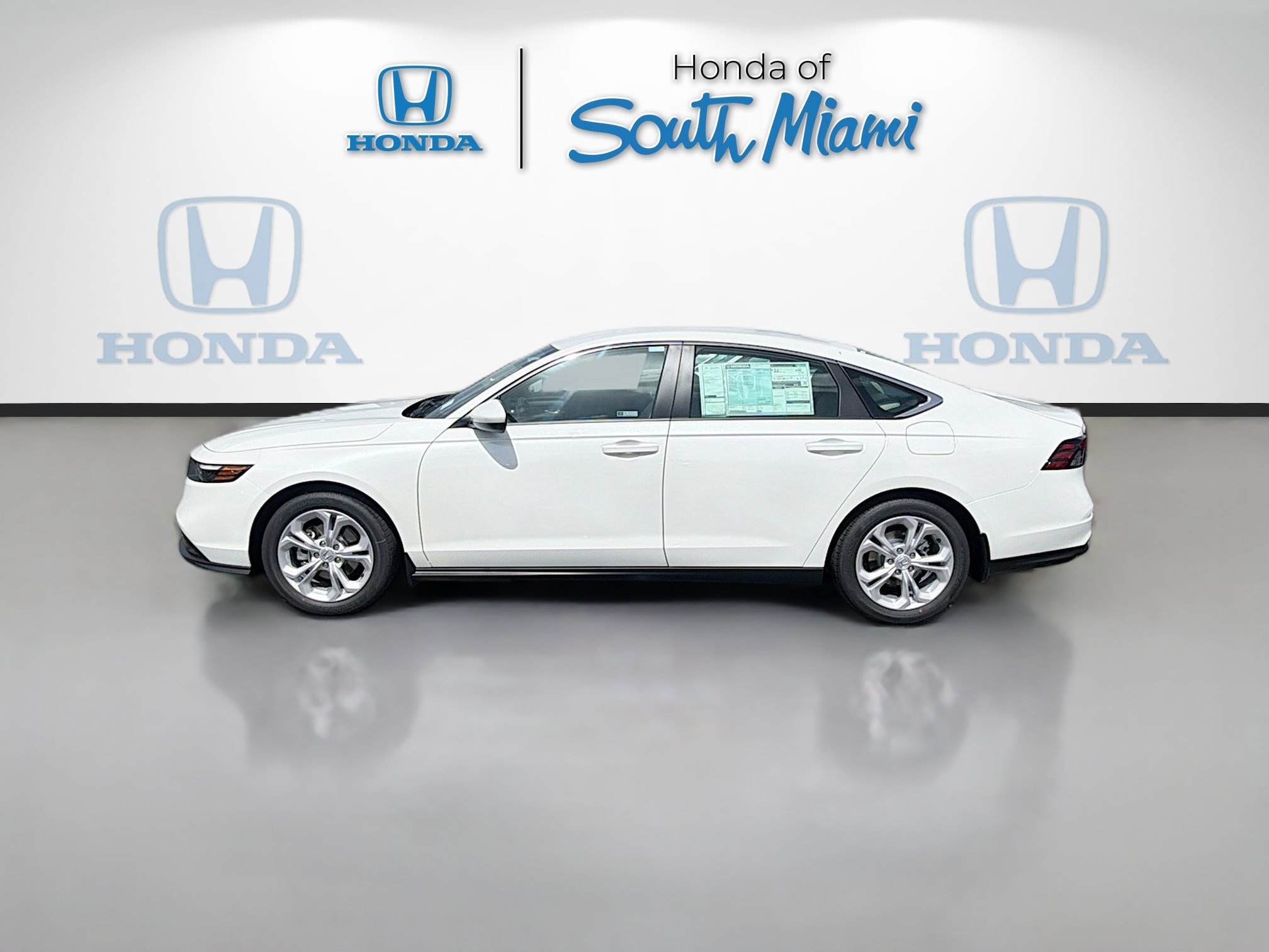New 2026 Platinum White Pearl Honda LX image 4