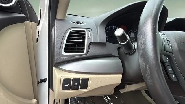Used 2016  Acura Base image 24