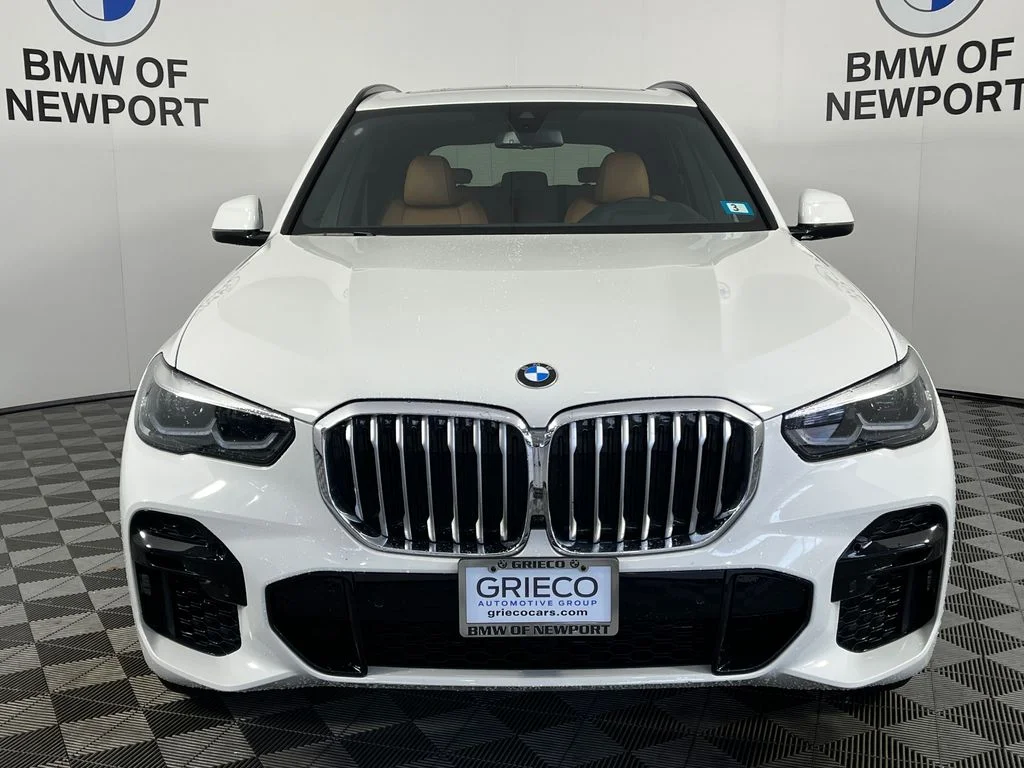 Used 2022 White BMW xDrive40i image 5