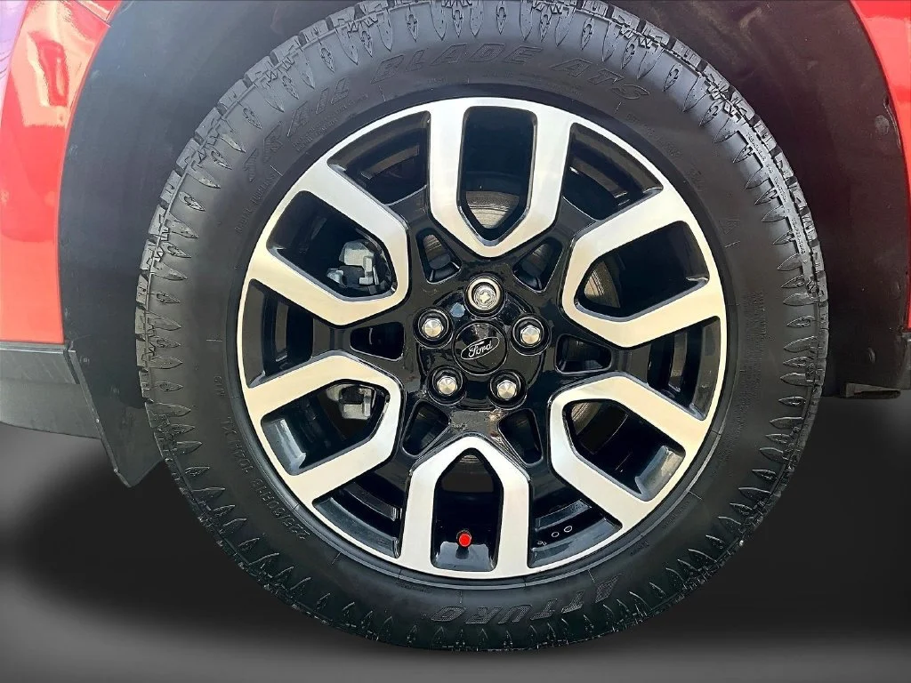 Used 2022 Red Ford Lariat image 36