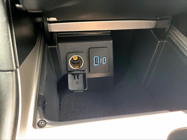 Used 2021 Silver Ford XLT image 27