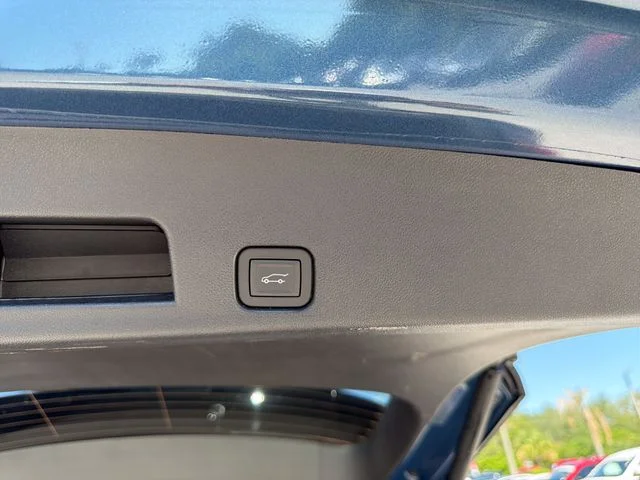 Used 2025 Blue Buick Preferred image 11