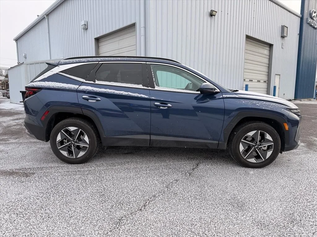 Used 2025 Blue Hyundai SEL image 17