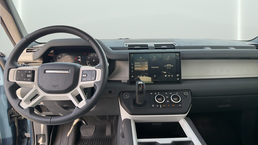 Used 2025 Tasman Blue Metallic Land Rover S image 19
