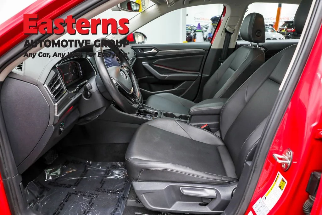 Used 2019 Red Volkswagen SEL image 14