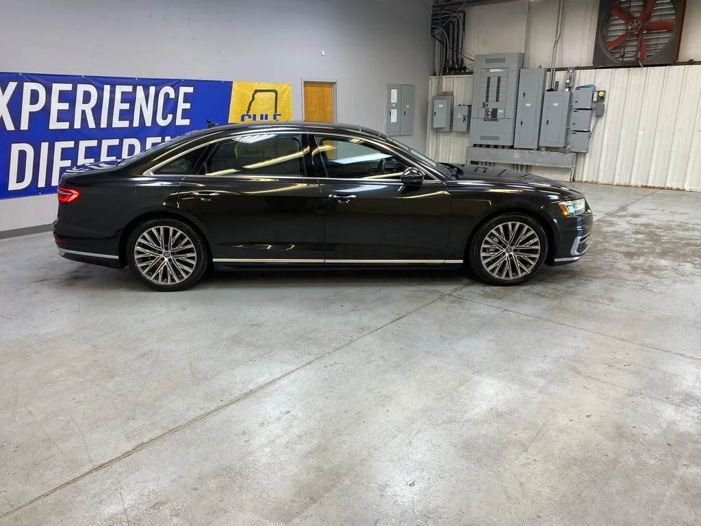 Used 2019  Audi L 55 image 8