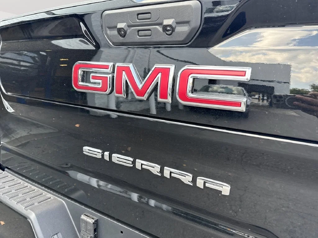 New 2026 Onyx Black GMC AT4 image 28