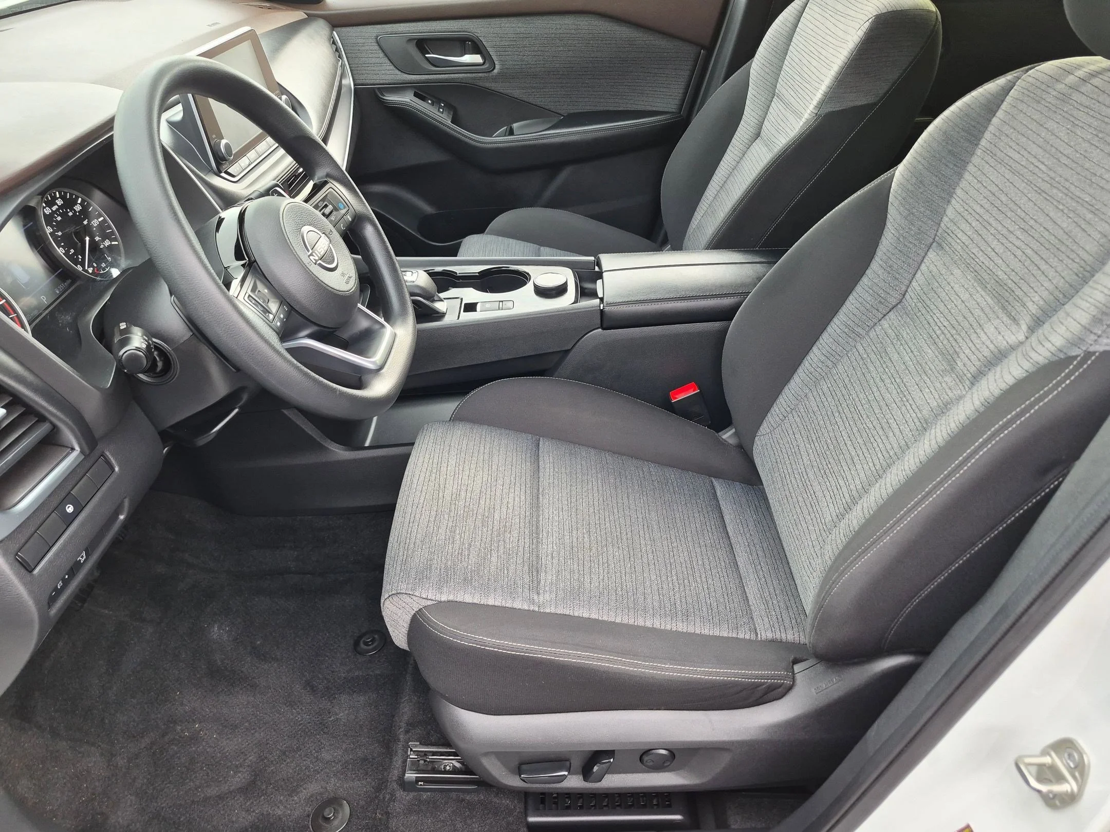 Used 2023 Pearl White Tricoat Nissan SV image 11