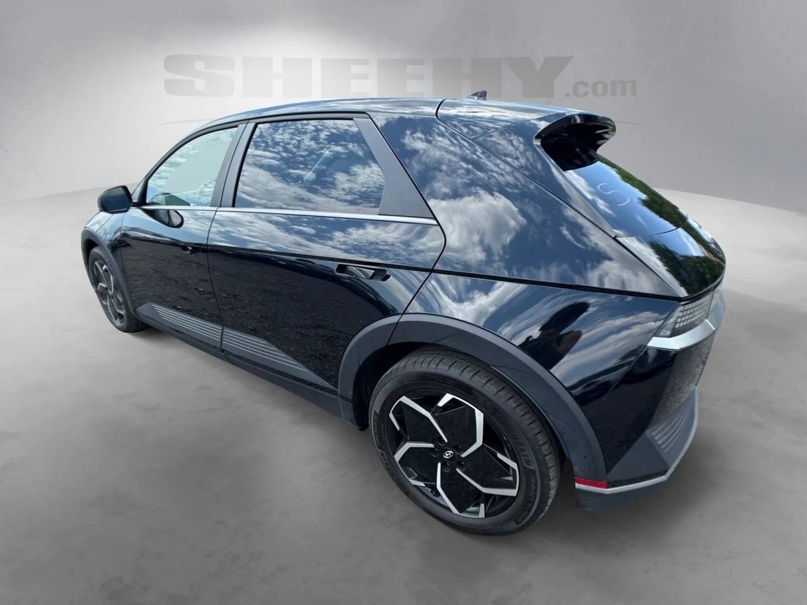 Used 2024 Black Hyundai SEL image 15
