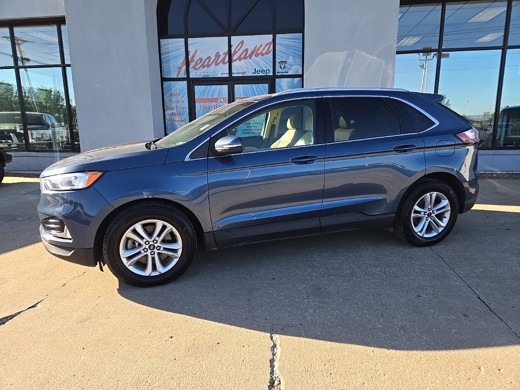 Used 2019 Blue Ford SEL image 4