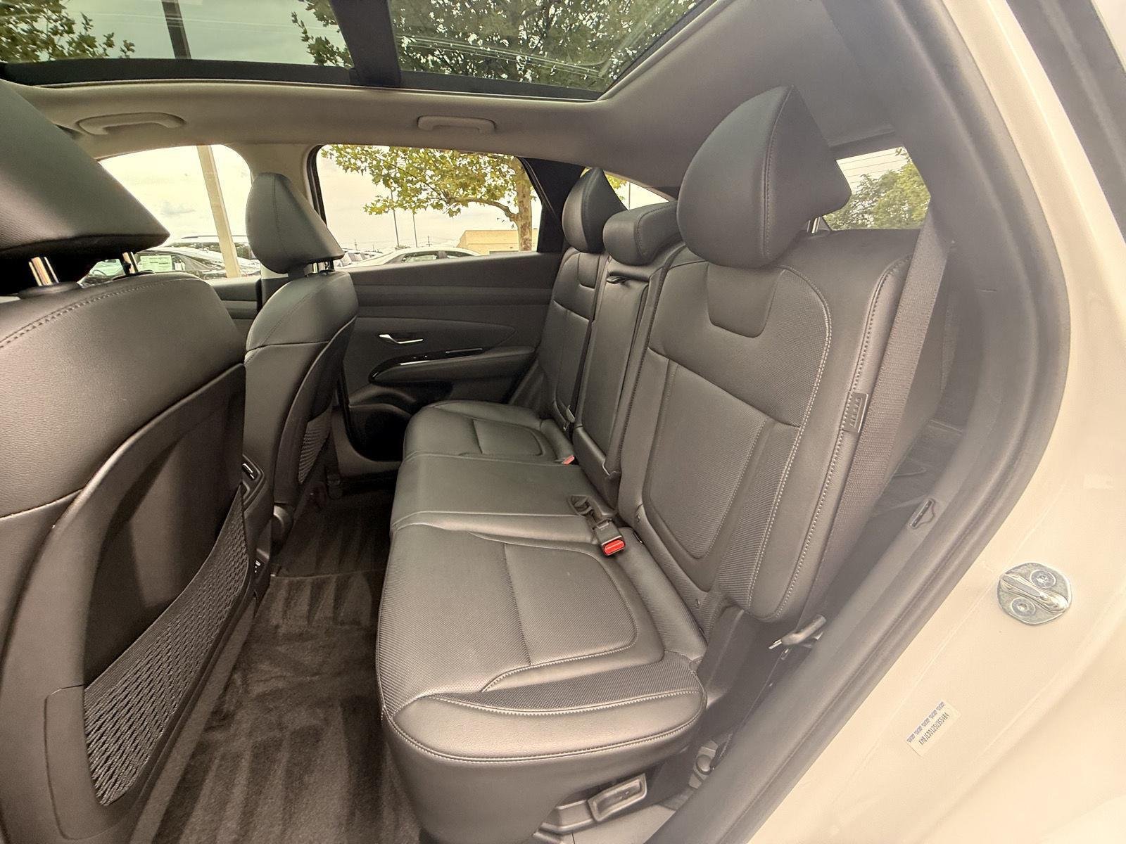 2025 Hyundai Tucson Limited - Photo 17