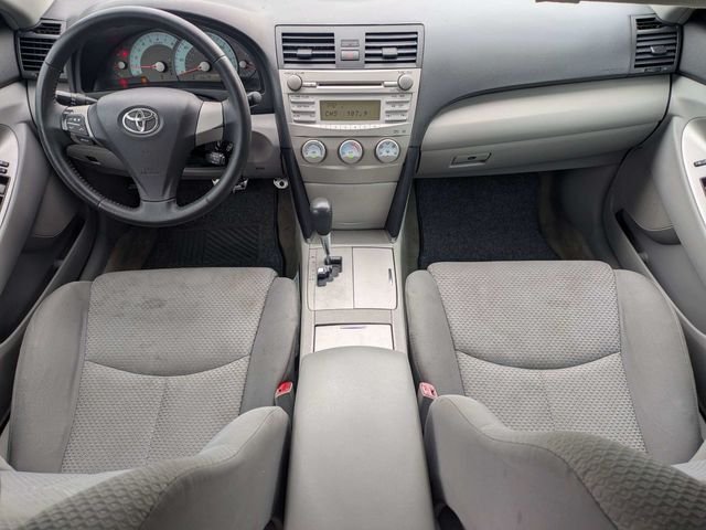 Used 2010  Toyota LE image 13