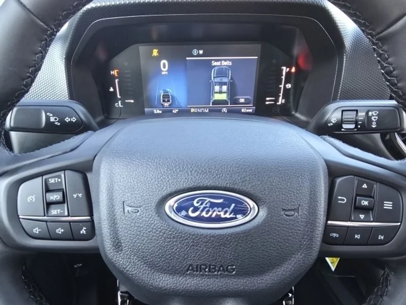 New 2025 Oxford White Ford XLT image 13