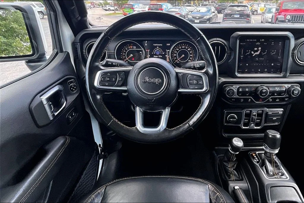 Used 2023 White Jeep High Altitude image 5