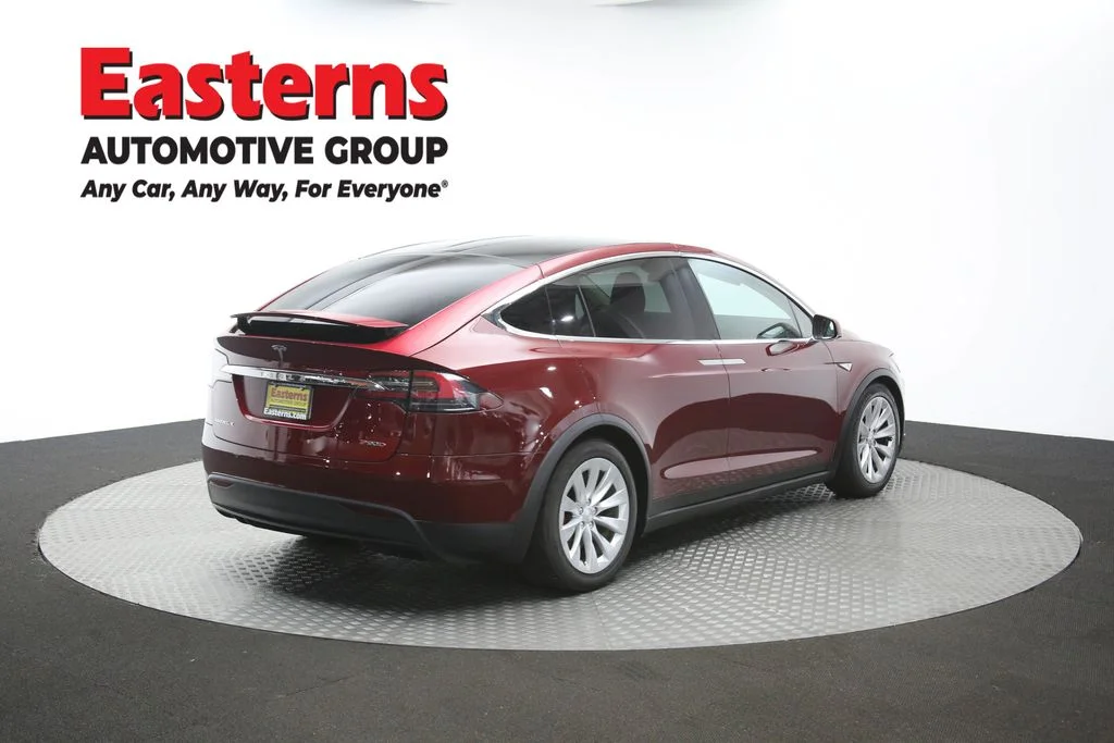 Used 2016 Red Tesla P90D image 38