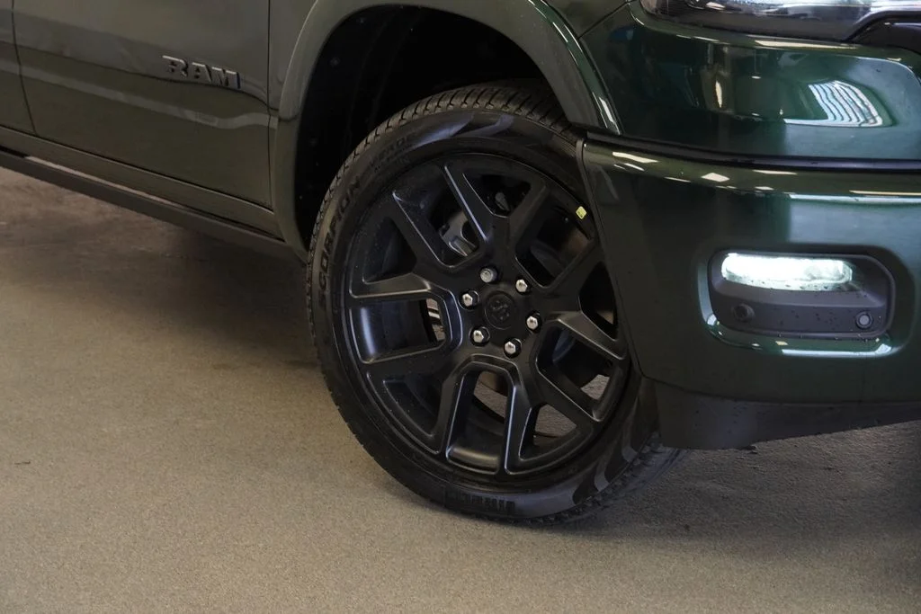 New 2026 Serrano-Green Metallic Exterior Paint RAM Laramie image 4