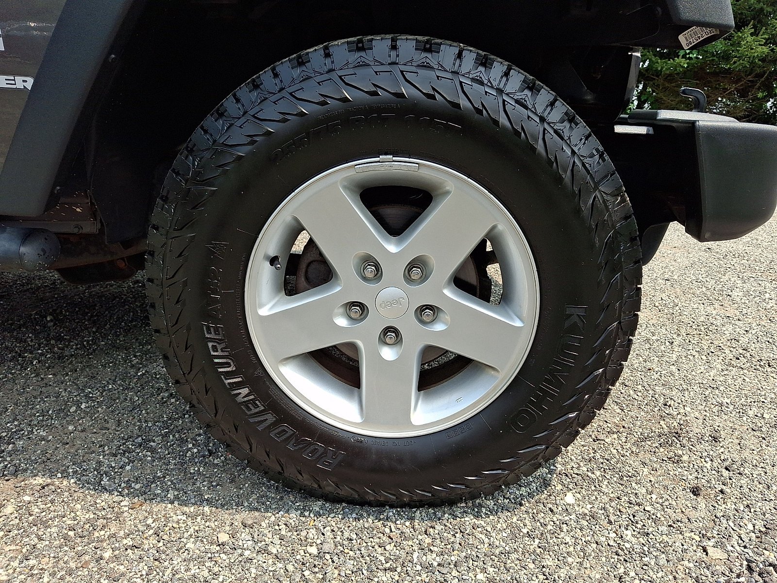 Used 2016 Granite Crystal Metallic Clearcoat Jeep Sport image 8