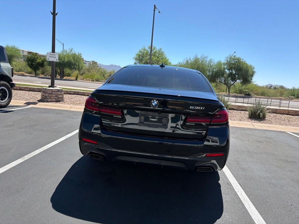 Certified Used 2023 Black Sapphire Metallic BMW 530i image 5