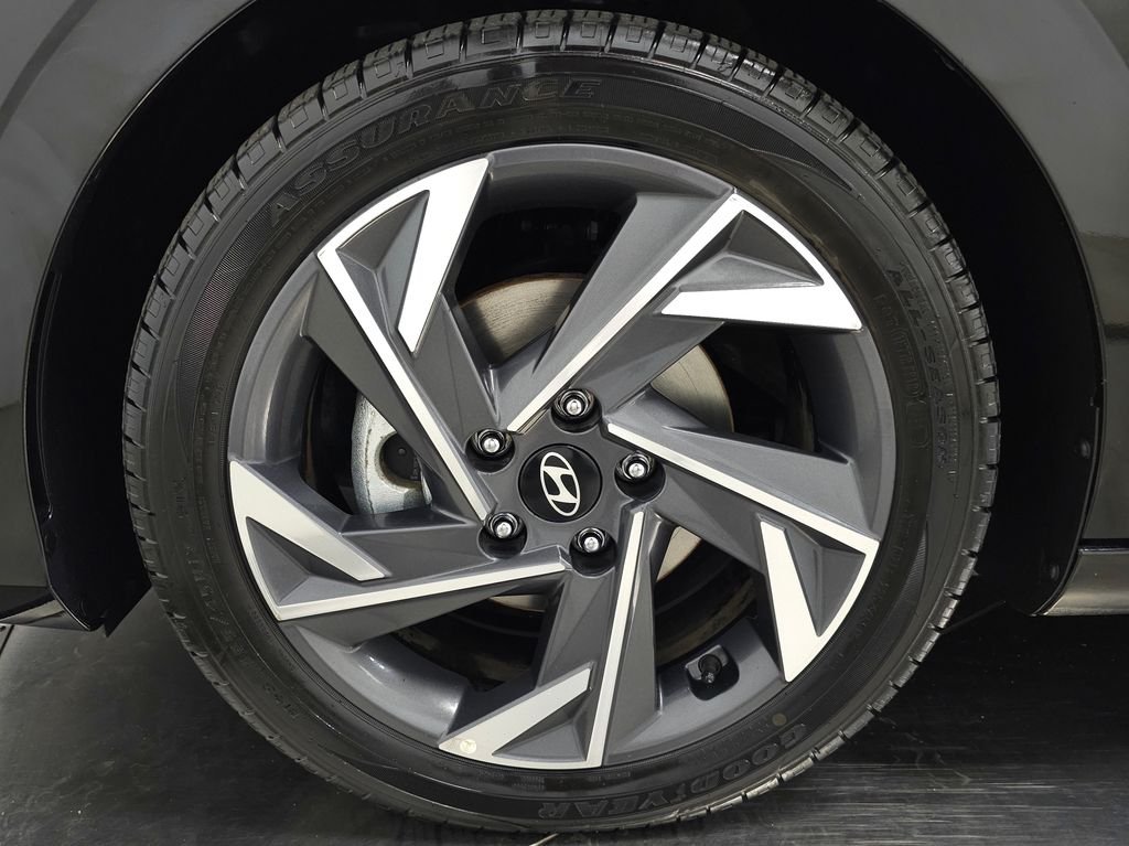 2024 Hyundai Elantra Limited - Photo 12
