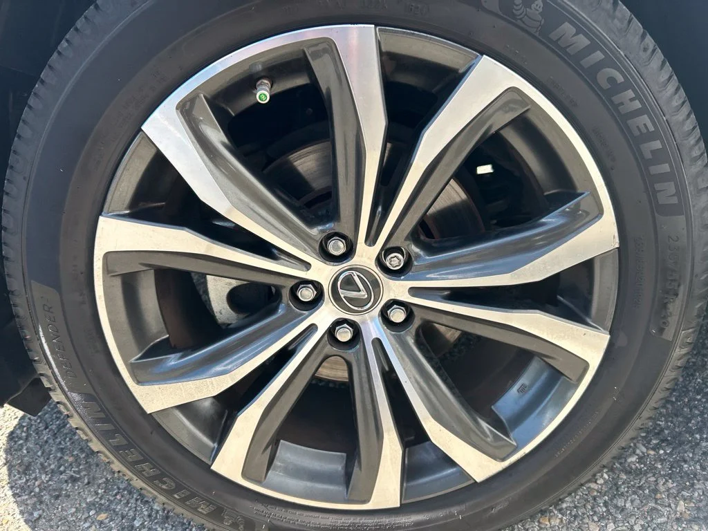 Used 2020 White Lexus 350L image 27