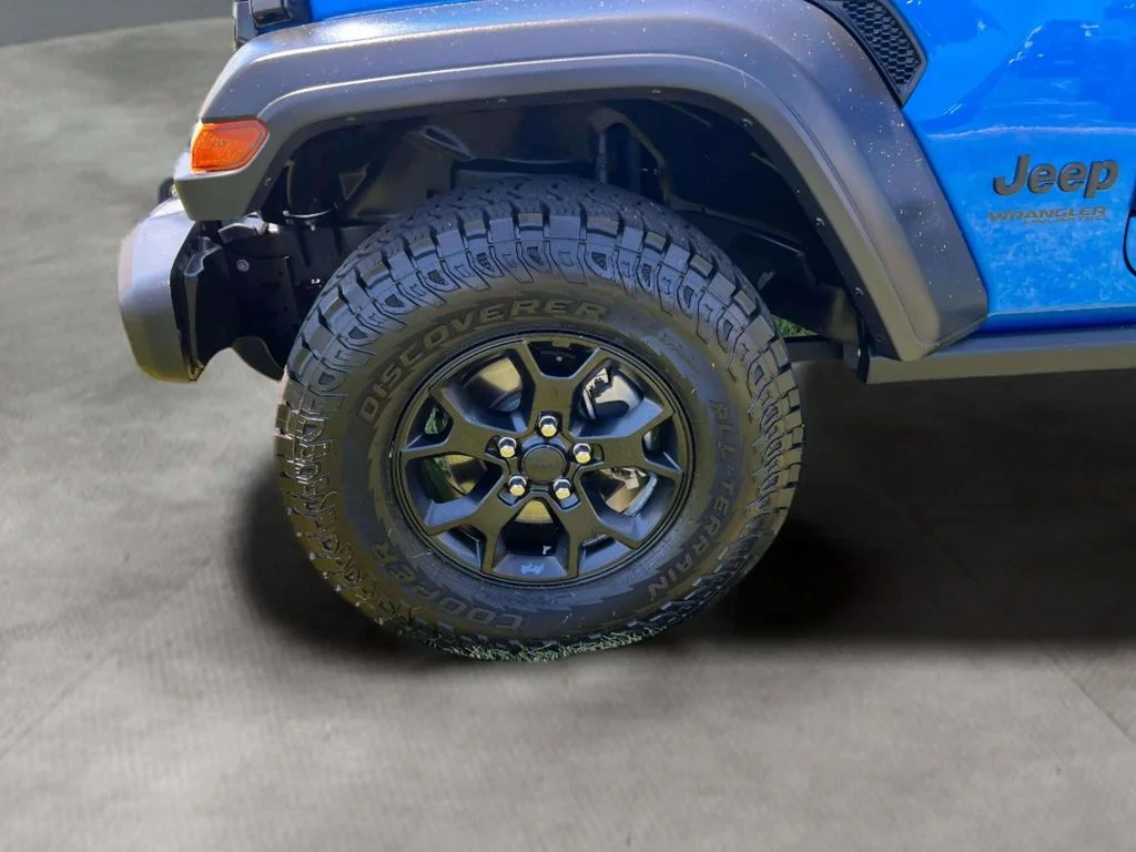 Used 2021 Hydro Blue Pearl Coat Jeep Unlimited Willys image 7