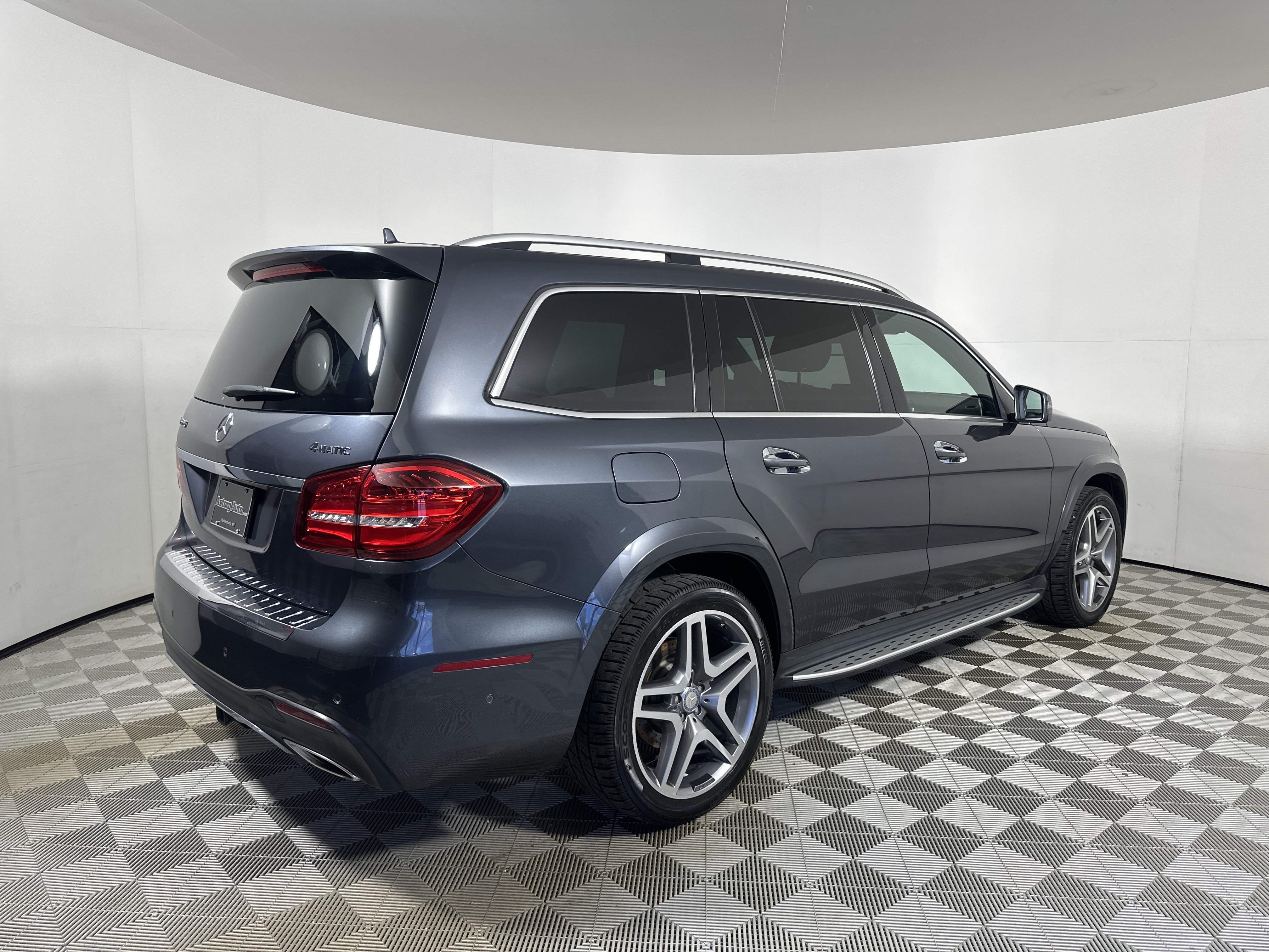 Used 2017  Mercedes-Benz GLS 550 image 7