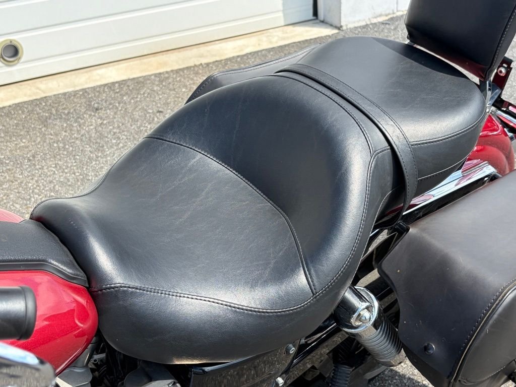 Used 2004 Red Harley-Davidson  image 28