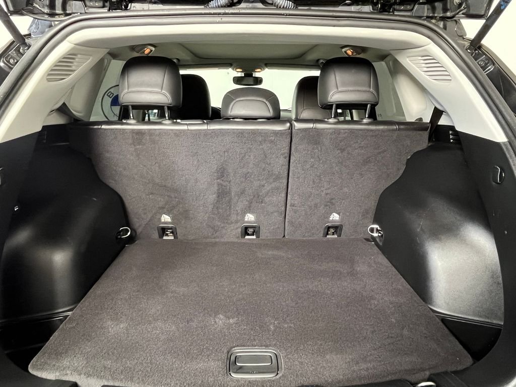 Used 2019 Black Jeep Latitude image 16