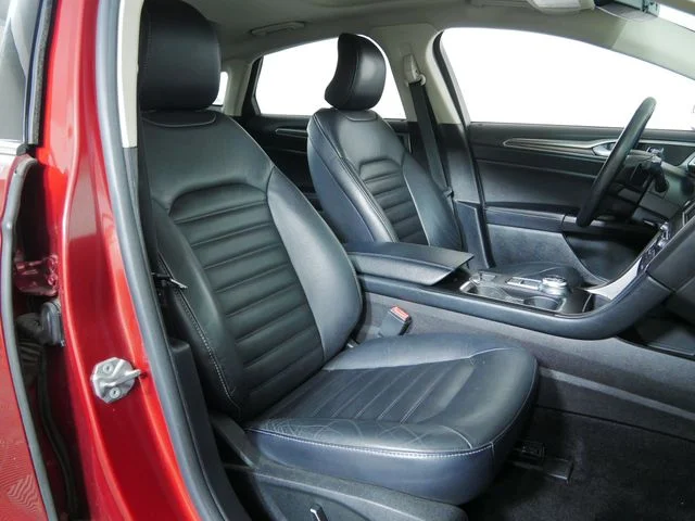 Used 2017 Red Ford SE image 12