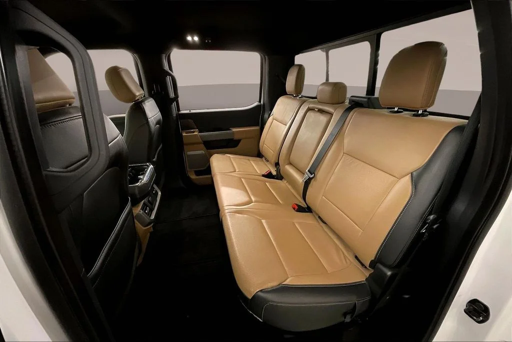Used 2021 White Ford Lariat image 31