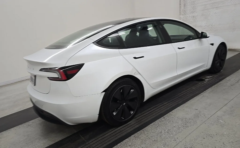 Used 2025 White Tesla Long Range image 4
