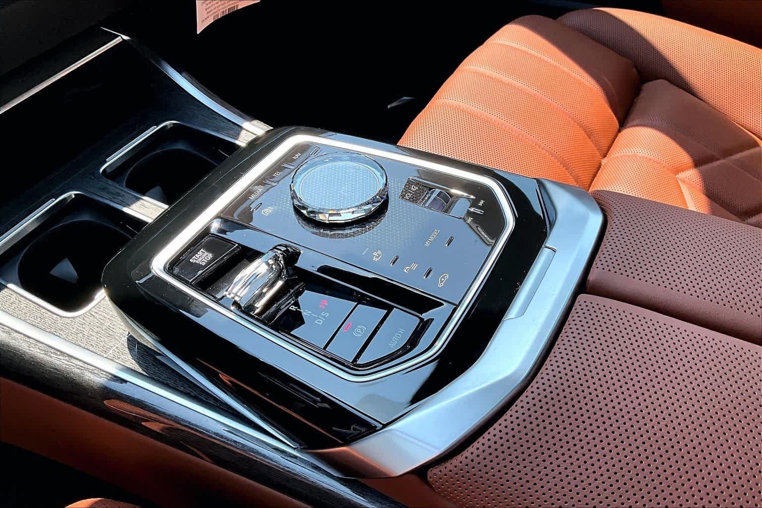 New 2026 Mineral White Metallic BMW 740i image 7