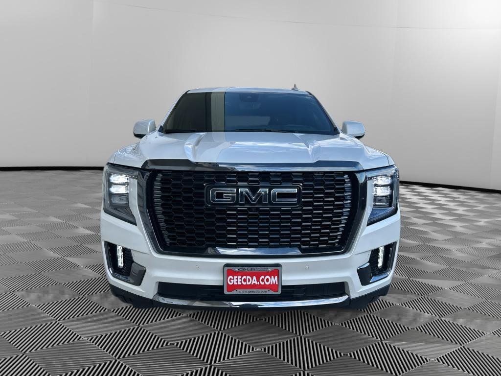 Used 2024 White Frost Tricoat GMC Denali Ultimate image 2