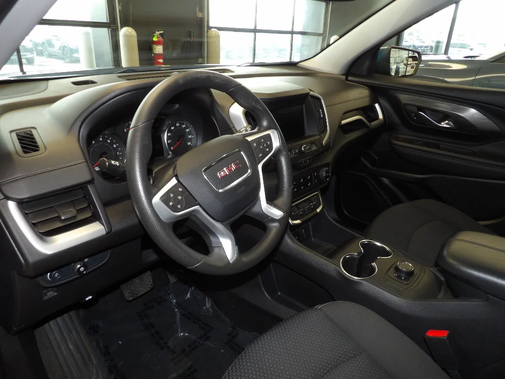 Used 2024 Downpour Metallic GMC SLE image 24