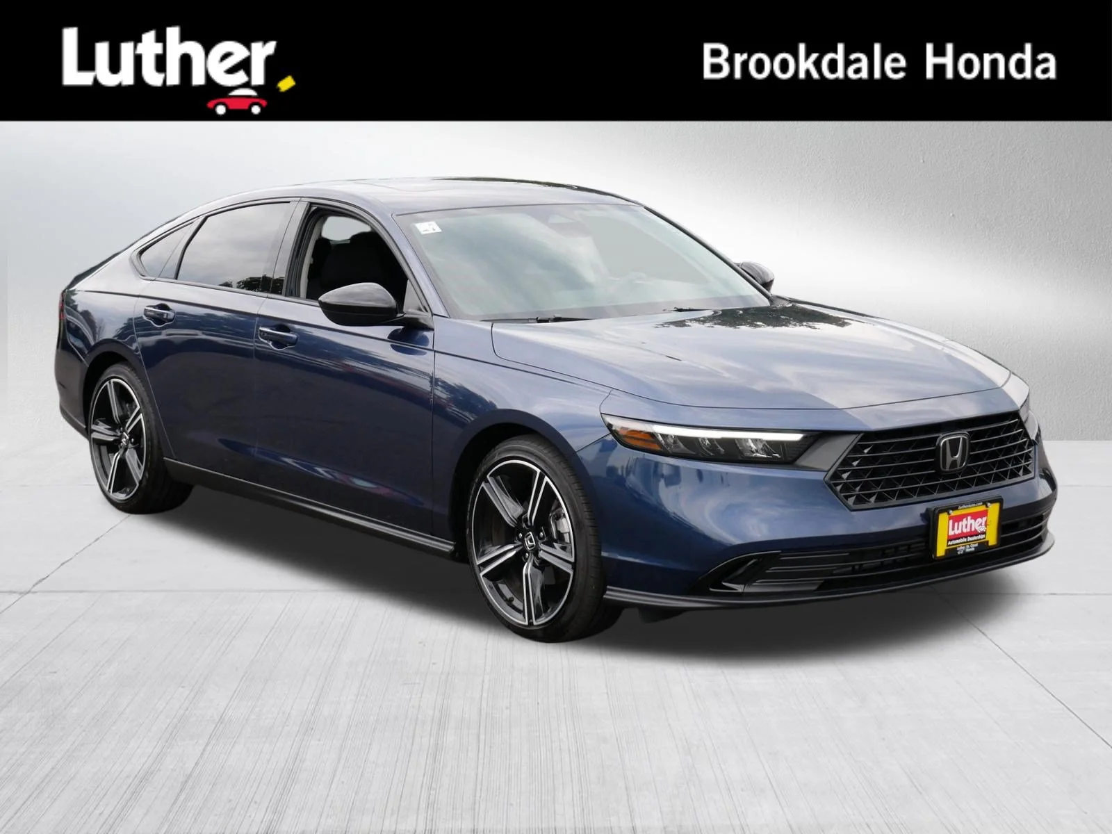 Used 2026 Canyon River Blue Metallic Honda SE image 1