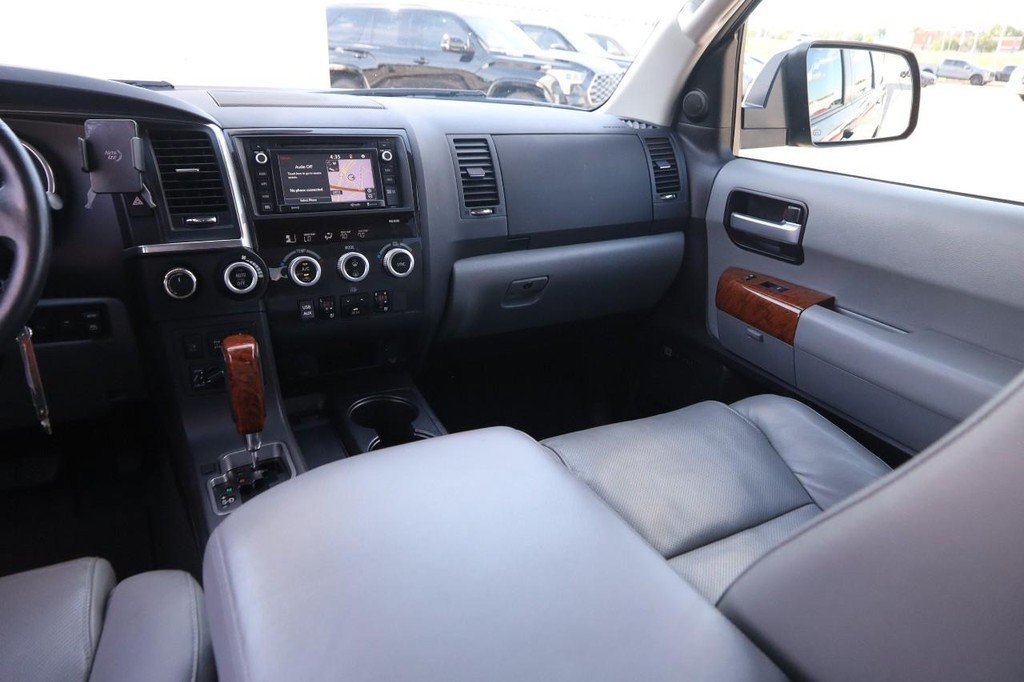 Used 2018 Magnetic Gray Metallic Toyota Platinum 4WD (Natl) image 30