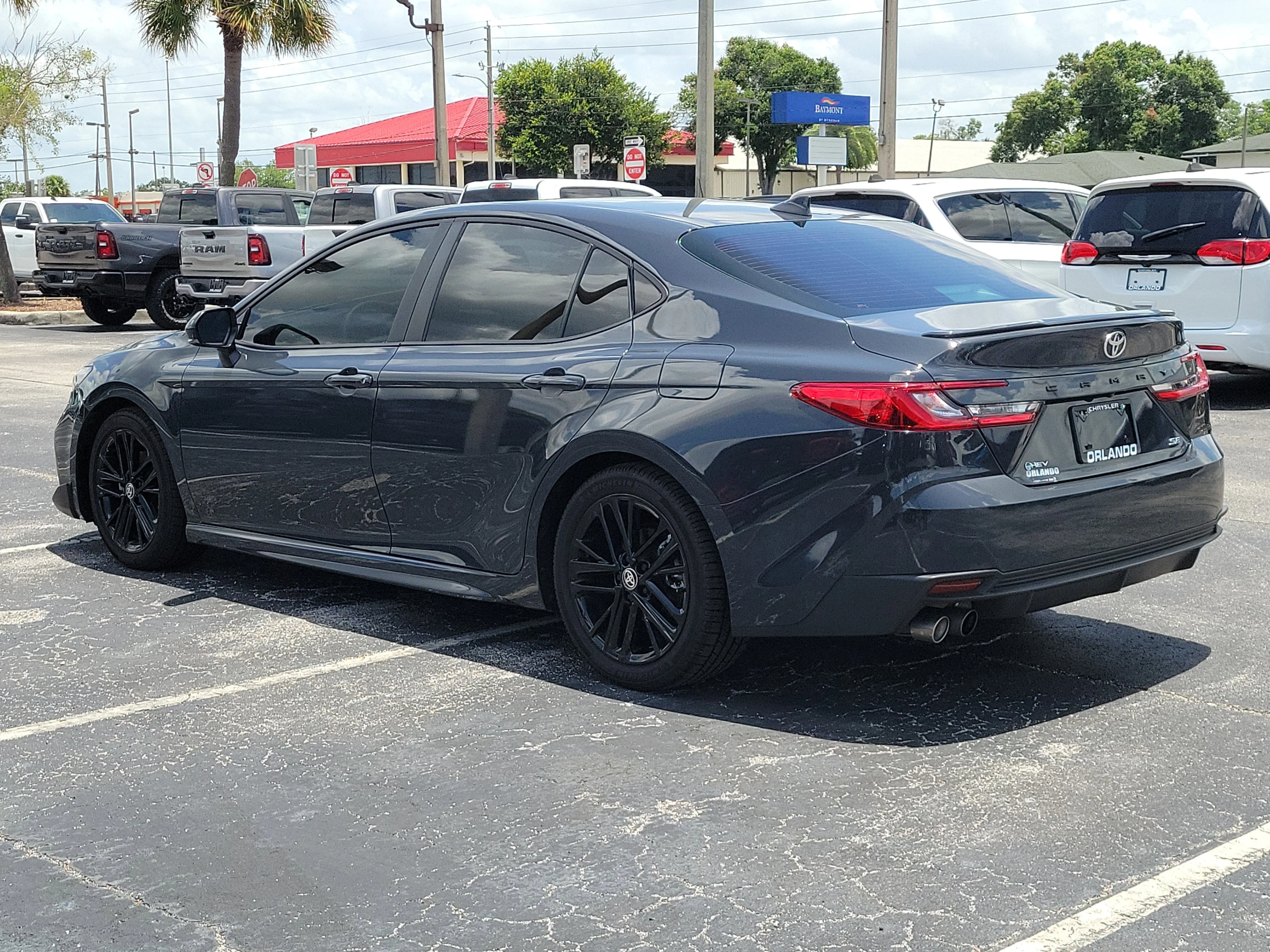 Used 2025 Underground Toyota LE image 5
