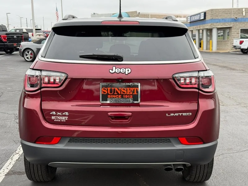Used 2022 Velvet Red Pearlcoat Jeep Limited image 5