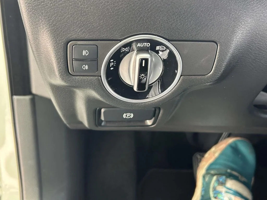 Used 2018 White INFINITI Premium image 20