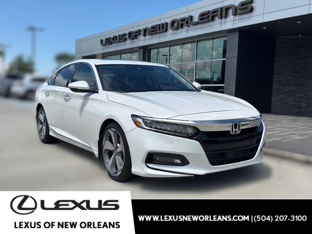 Used 2018 WHITE Honda Touring image 1