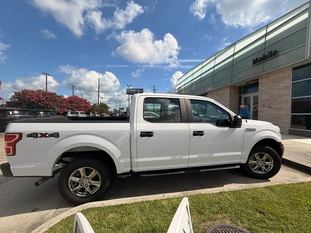 Used 2020 White Ford XL image 11