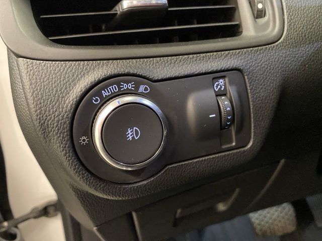 Used 2017 White Buick Essence image 31