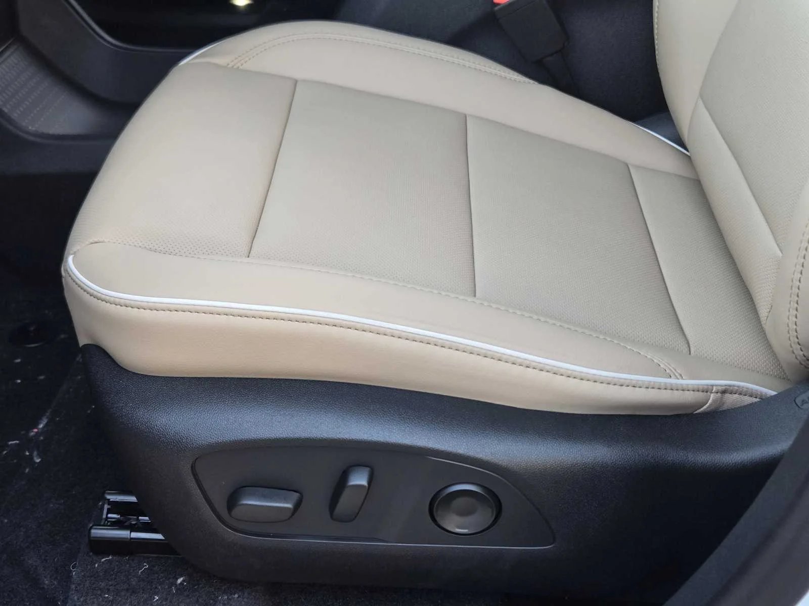 2027 Buick Enclave Preferred - Photo 16