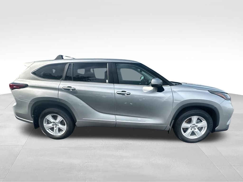 Used 2023 Silver Toyota LE image 9