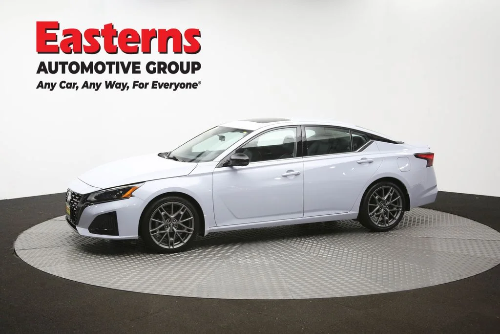 Used 2023 Gray Nissan 2.0 SR image 59