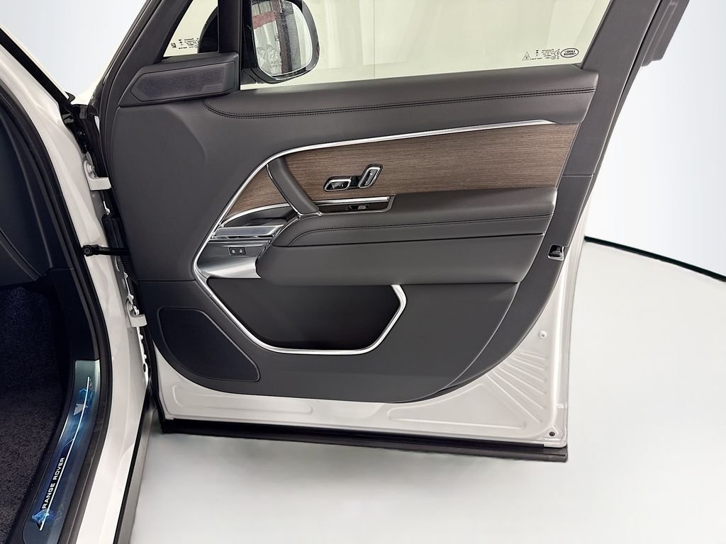 New 2026 Fuji White Land Rover SE image 26