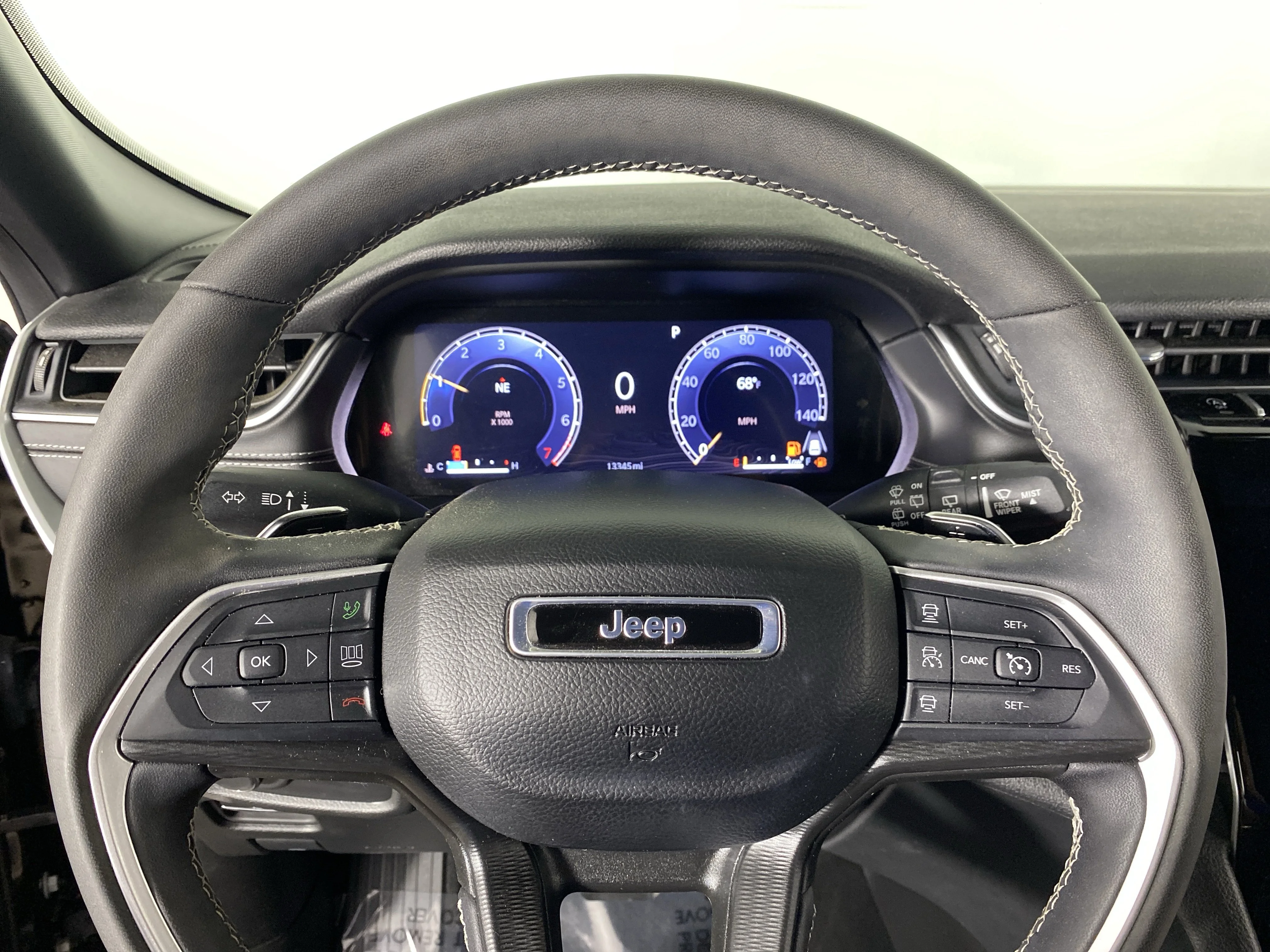 Used 2024 Diamond Black Crystal Pearlcoat Jeep Laredo image 20