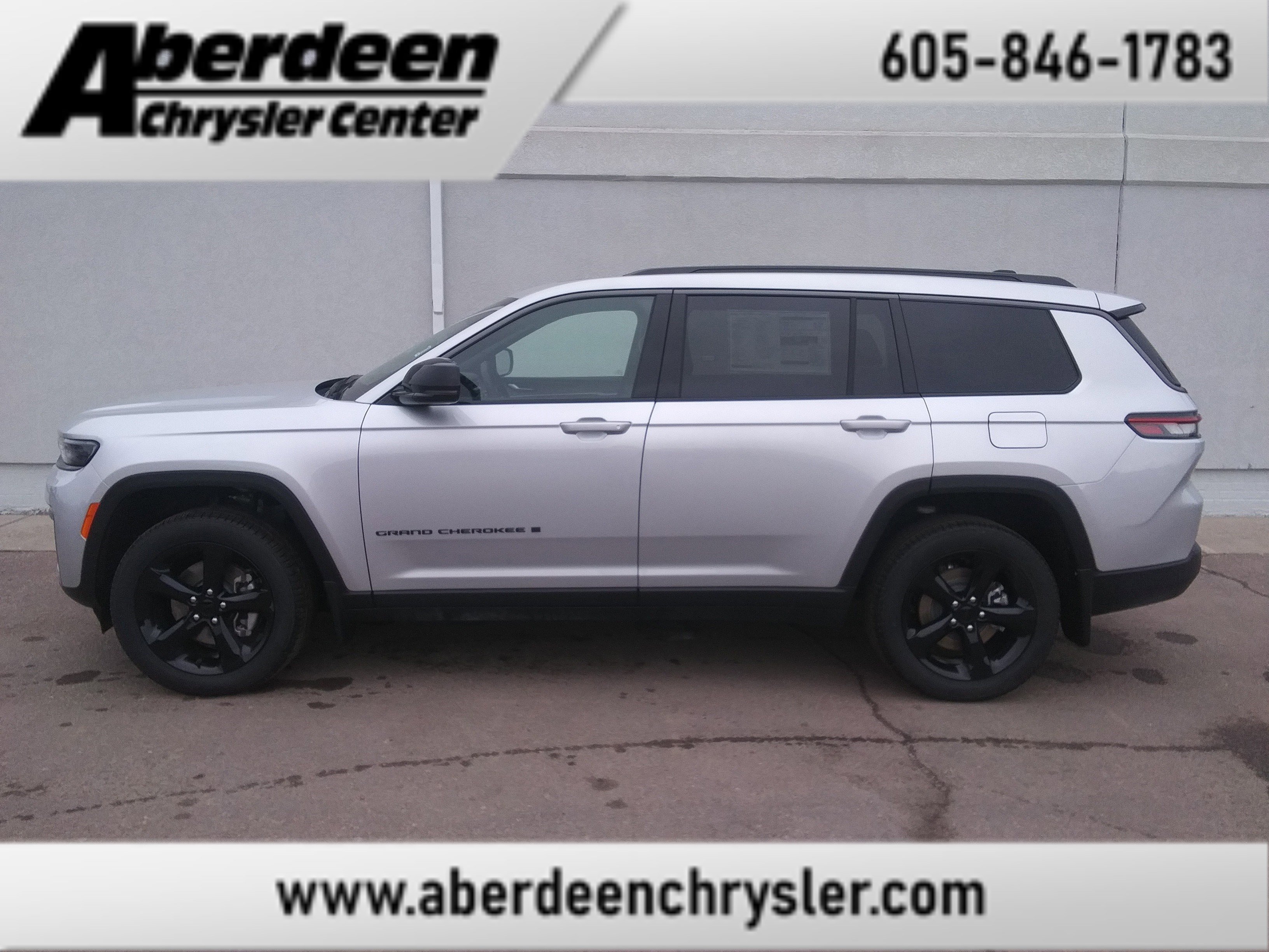 New 2026 Silver Zynith Exterior Paint Jeep Limited image 1