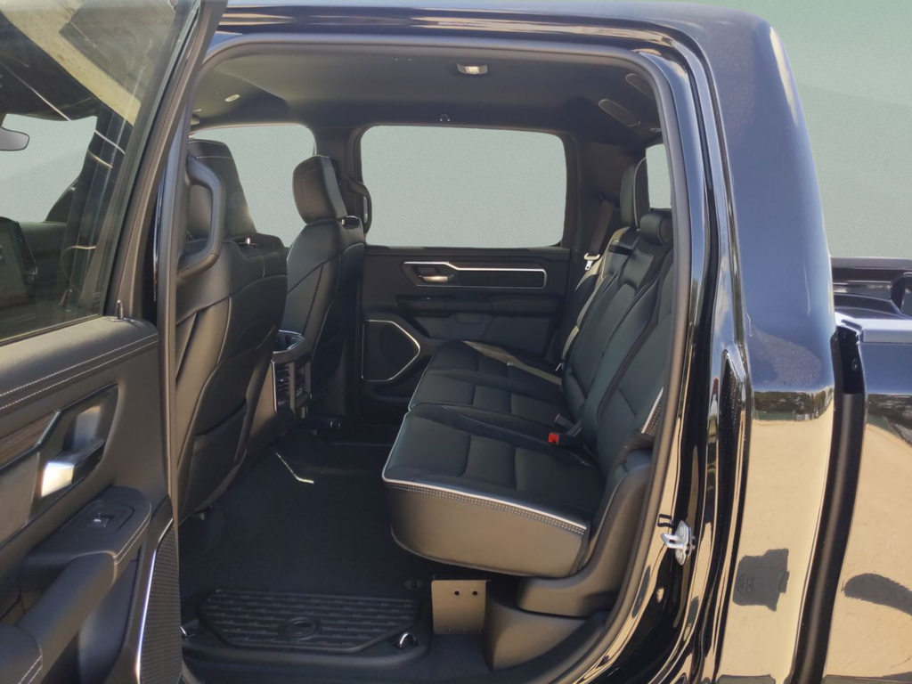 New 2026 Diamond Black Crystal Pearl-Coat Exterior Paint RAM Laramie image 23